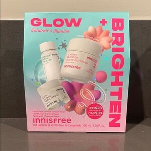 ❤️NEW!!!❤️Innisfree Glow + Brighten Skincare Set.